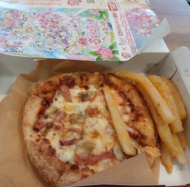 karoshi_or_'s tweet photo. 初めてヤマエ（ピザハット）の優待使用
このサイズを年間6回タダ飯できるとは😇

PPIHからmajicaポイント届きました
#株主優待

9月末、日経平均は前月比微増なのにPFは微減。完敗です😂 https://t.co/d8blWkhzyI