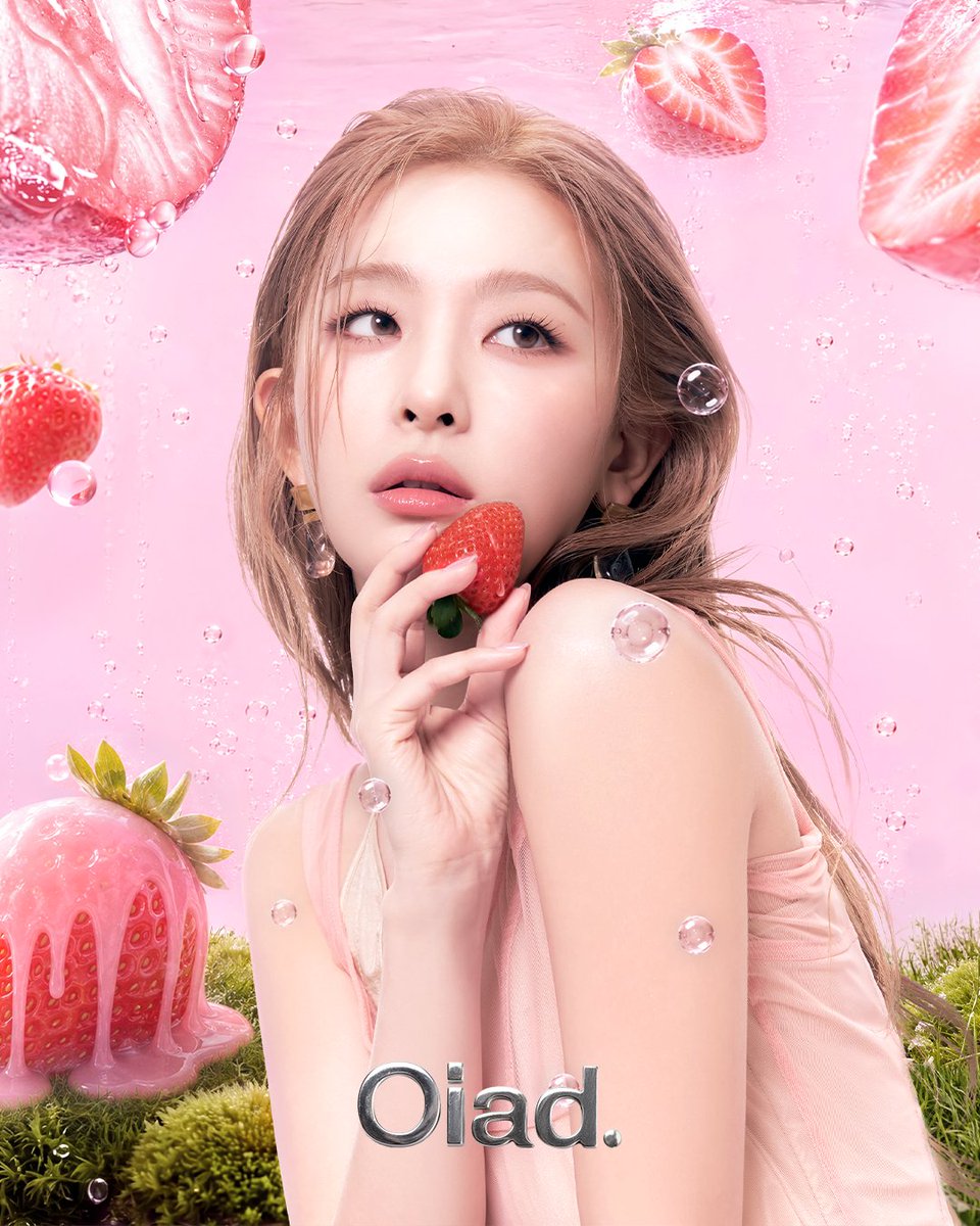 Oiad_Xofficial's tweet photo. 슬기 앨리스의 달콤 상큼한 메이크업 룩을 완성한
반짝반짝 글로스의 정체는? 

과일청의 깊고 맑은 빛에 영감을 받아
오랫동안 도톰하게 유지되는
오아드만의 글로스 레시피!

오아드가 선보일 놀라운 극광 글로스, 기대해주세요!

SLAYN CHEONG GLOSS PRE-ORDER 
2026.10.05 17:00 COMING SOON 

#Oiad #SLAYN_CHEONG_GLOSS