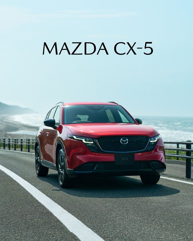 Mazda_PR's tweet photo. ◇マツダクイズ：解答篇◇

昨日の問題は解けましたか？？
答えはこちら。

🚗🚗🚗🚗🚗🚗🚗🚗🚗🚗
正解は…数字の「5」でした！！
🚗🚗🚗🚗🚗🚗🚗🚗🚗🚗

新型CX-5のヘッドライトには、車名にちなんだ「5」のモチーフが隠されています。

ランプが消えているときに外側に視線を誘導することでワイド感を強調。横から見ると車名にちなんで数字の「5」が見えるような掘り込みを入れているんです！愛車心をくすぐるマニアックなポイントですが、デザイナーの隠れた工夫です。

今回の問題、難しかった？簡単だった？
ぜひコメントで感想を教えてください。

CX-5について詳しくはこちら
https://t.co/KLkoDyENQs

今回クイズになった、CX-5ヘッドランプのモチーフをはじめとするデザイナーのエピソードが気になる方は是非、下記リンクからマツダつくりたいラジオをご視聴ください。
ポッドキャストエピソード：『誰もが幸せになる』をつくりたい 後編　のリンクはこちら📎
https://t.co/ashXczccDy