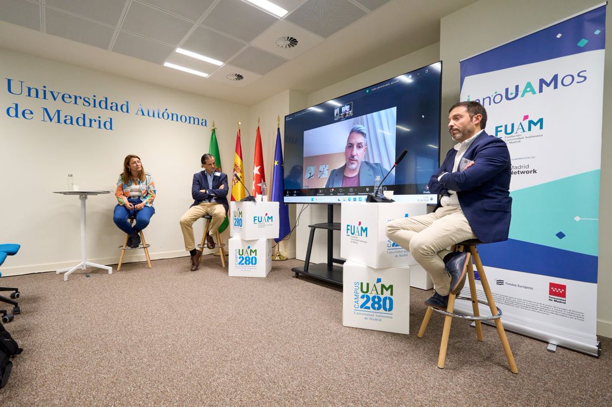 tunstall_es's tweet photo. 🔙 El pasado miércoles participamos en una nueva sesión de #InnoUAMos, organizada por la Fundación de la Universidad Autónoma de Madrid (@fuam_uam) y @MadridNetwork, que abordó en una mesa redonda la cuestión de cómo la #IA está impactando en el envejecimiento activo 👩‍🦳.

➡️ Nuestro responsable de proyectos, @rgomezmanzano, expuso la enorme evolución de la #teleasistencia en los últimos años y abordó precisamente cómo la IA está cambiando la capacidad de anticiparse a situaciones de riesgo 📊 antes de que se produzcan. Raúl también expuso la visión de la compañía sobre qué papel puede desempeñar la IA para mejorar la coordinación entre los servicios sociosanitarios y, finalmente, reflexionó sobre qué nuevos servicios inteligentes podrían formar parte del día a día de las #personasmayores que vivan solas dentro de cinco años.

🤗 Fue un placer participar en el evento y aprender de las experiencias de otros/as profesionales sobre qué puede ofrecer la inteligencia artificial para fomentar la #autonomía, la #inclusión y la calidad de vida de las personas mayores, así como sobre los retos éticos y sociales que plantea su incorporación.