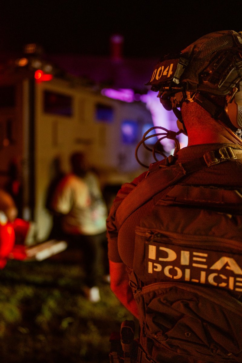DEAATLANTADiv's tweet photo. Behind every mission is a team committed to one goal, protecting our communities and saving lives. Thank you to the men and women who put service before self. @TheJusticeDept @DEAHQ

#DEA #Atlanta #LawEnforcement #PublicSafety #Courage #Duty #Honor https://t.co/0B5jXKcMjJ