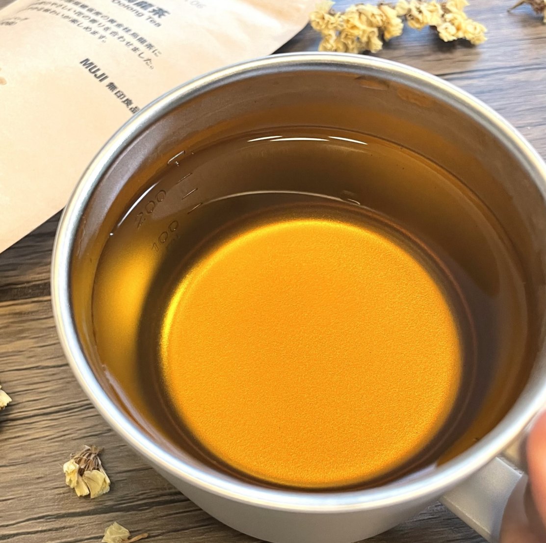 muji_net's tweet photo. 香り高い烏龍茶に、「金木犀」の花の香りを合わせたお茶が、今年も登場。

https://t.co/2fyoEFgqwY https://t.co/7k8YOstAMH