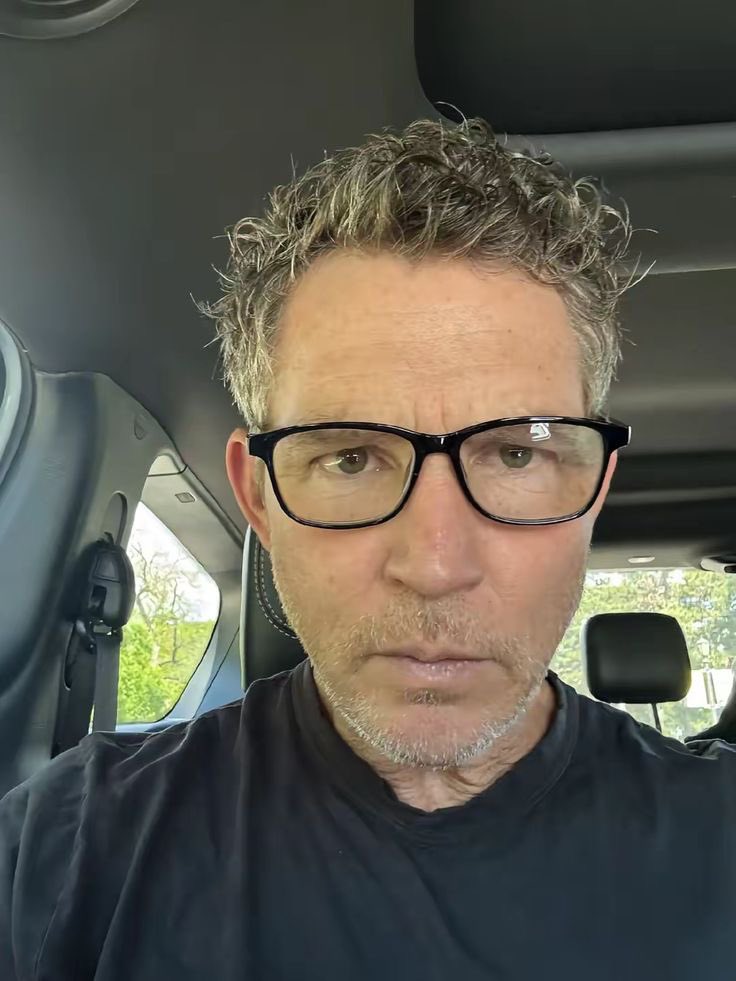 hambugAL's tweet photo. dilf of my heart is forever pedro, but this year belongs to shawn hatosy https://t.co/XAj72EReuE