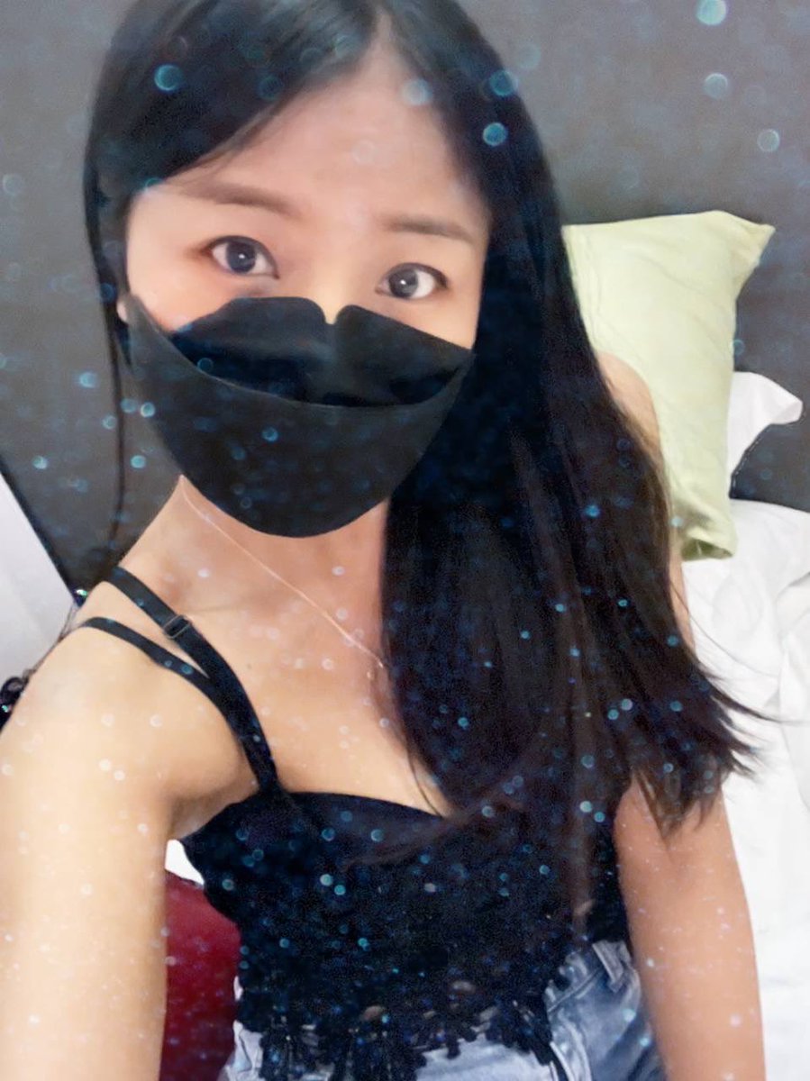 Martinmachin009's tweet photo. 🪽 วันไหนเร่งรีบก็ยังอยากให้หน้าดูสดชื่นก่อนออกบ้าน
ทาแล้วผิวดูเรียบขึ้นแบบเบา ๆ ไม่ต้องลงหลายชั้น✨
ช่วยบำรุงและดูแลผิวในวันที่ต้องเจอแดด🌤️
เจออากาศร้อนหรือเหงื่อระหว่างวันก็ยังคงลุคเบา ๆ💦
เกลี่ยแล้วแนบผิวดี ใช้แล้วสบายหน้า🤍

#นวดเชียงใหม่ 🆔 phaka1993 https://t.co/iJXv0lDOcI