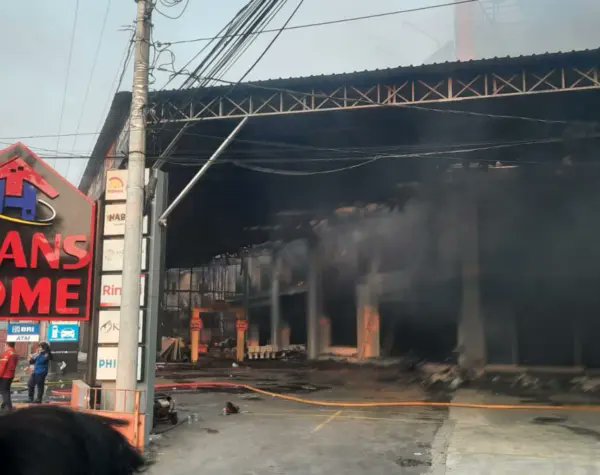 kabarterdepanID's tweet photo. Polisi Sebut Kerugian Kebakaran Trans Home Sleman Diperkirakan Capai Puluhan Miliar
#Kebakaran #TransHome #Terbakar #SLeman #Kabarterdepan
https://t.co/OpJ8YoSIde https://t.co/1LSg8YY0qT