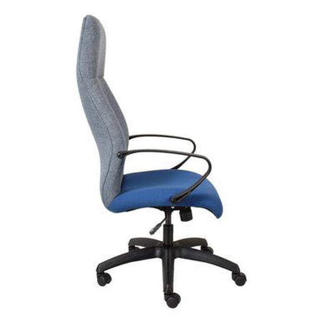 officestockgrp's tweet photo. Elevate your workspace with the Rhona Posture High-Back Office Chair. Engineered for executive comfort and professional style, it supports your posture all day long. We deliver country wide in South Africa. Shop Now. #OfficeChair #HomeOffice https://t.co/ZdVhglqlr6