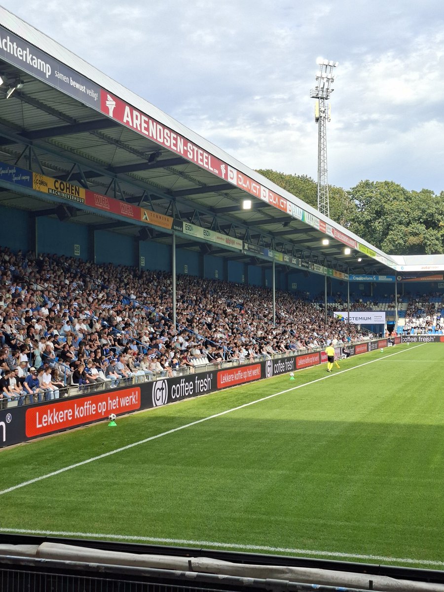 combiloos's tweet photo. #floodlightfriday #devijverberg https://t.co/DNlfybzdaU