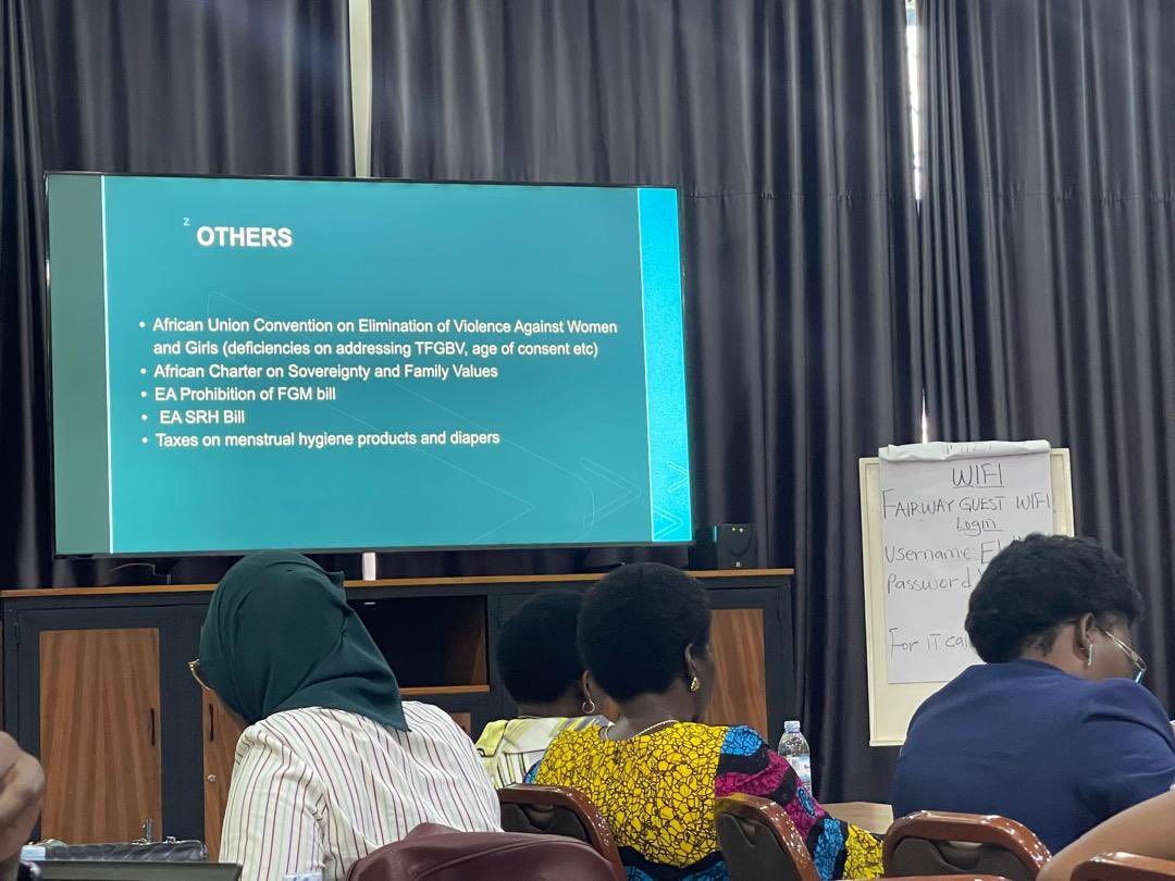 CentreforWomen2's tweet photo. Today, our Executive Director, @OwomugishaImmac is representing us at a strategic meeting between the DVA Coalition and the UWOPA Executive

Discussions focus on the status of gender responsive bills &amp;aligning strategic priorities for the 12th Parliament
#GenderAndHealthJustice https://t.co/KtYmpVnzr5