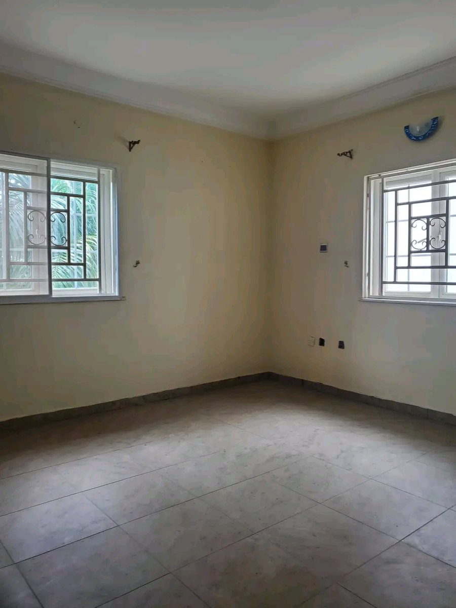 futurelandlords's tweet photo. 13-BEDROOM LUXURY DETACHED DUPLEX

A Grand Residence Designed for Luxury, Comfort &amp; Prestige

Location: Katampe Extension 

PROPERTY FEATURES

- 13 Bedrooms
- 2-Room Boys’ Quarters (BQ)
- Large Swimming Pool
- Fully Equipped Fitness Centre

LEASE TERMS

Annual Rent: ₦175m https://t.co/5glQeLxS1g