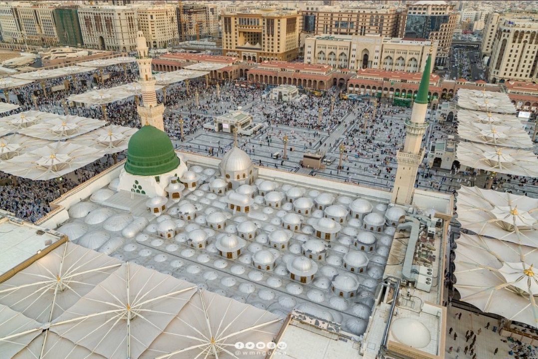 AJELNEWS24's tweet photo. في عمل إجرامي شنيع ..

و بدعم من النظام الإيراني ..

ميليشيا الحوثي الإرهابية الإجرامية تستهدف محطة طيبة لتوزيع الكهرباء بمدينة الرسول الكريم ﷺ  (المدينة المنورة) .. وأبطال الدفاع الجوي السعودي يعترضون صواريخهم ومسيراتهم .

#الا_رسول_الله_ياحوثي https://t.co/LBdvVybkOA
