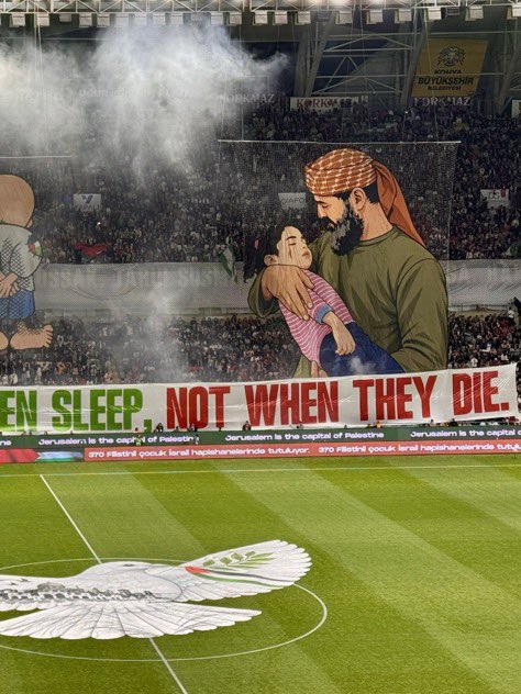 D13Ragnar's tweet photo. Από τους οπαδούς της Κονιασπορ στην Τουρκία , στο φιλικό με την Παλαιστινη. 

🇵🇸✊ https://t.co/ZyKsJDpz4X
