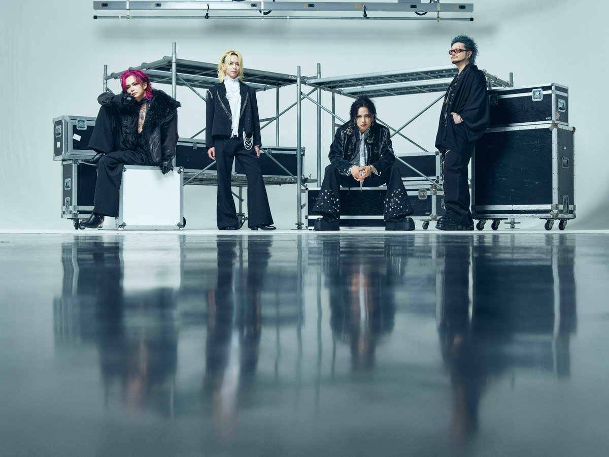 littleHEARTS_'s tweet photo. 【東京店】DEZERT「DEZERT」発売記念イベント開催決定！！

★10月28日発売★
2nd Major Album「DEZERT」
【最強盤】(CRCP-40718/20) ¥13,200(税込)
【通常盤】(CRCP-70721/22) ¥6,600(税込)
- - - - - - - - - - - - - - - - - - - - - - - - - -
★発売記念イベント★
日付：2026年11月3日(火・祝)
会場：レアル会議室(大会議室)
〒160-0023 東京都新宿区西新宿1丁目3-13 Zenken PlazaⅡ7F
https://t.co/ILfSCIpkt9
内容：私物サイン＋リトルハーツ限定メンバー別ポストカードお渡し会
[1部] START 13:00 Miyako、SORA
[2部] START 14:30 千秋、SORA
[3部] START 16:00 Miyako、Sacchan
[4部] START 17:30 千秋、Sacchan
- - - - - - - - - - - - - - - - - - - - - - - - - -
★ご予約方法★
littleHEARTS.通信販売にて対象商品をご予約の方に、先着で「イベント参加券」を差し上げます。

＜ご予約商品ページはこちら＞ https://t.co/cbfjoten3L
◆予約受付開始日：10月9日(金)12:00
◆イベント参加券発券開始日：10月28日(水)12:00
◆ご予約締め切り：10月26日(月)23:59
※イベント参加券付商品の予約数が定員に達した場合、予約締切日を待たずに販売を終了いたします。
※イベント券の配布は状況により当日販売を行う可能性もございます。
- - - - - - - - - - - - - - - - - - - - - - - - - -
イベント参加券の引換方法、その他詳細についてはこちらをご確認ください▼
https://t.co/Popzgb0LP4

たくさんのご参加お待ちしております🙏✨