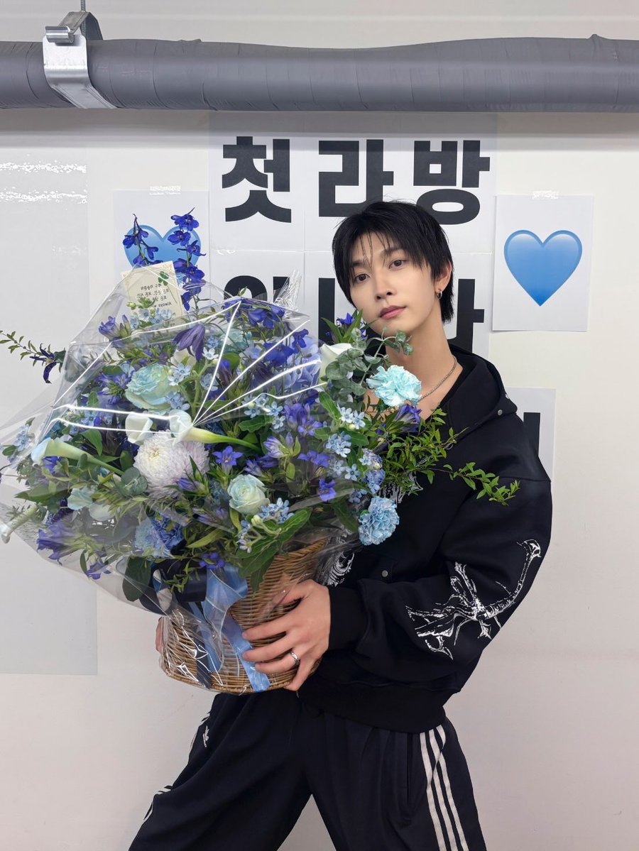 unnuung's tweet photo. 인증 해주는 착둥이🫳🏻🫳🏻🫳🏻
#차승환 https://t.co/19gFH2oaNd