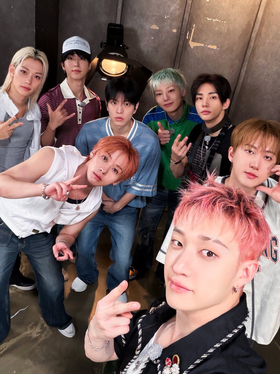 jonetonins's tweet photo. fam❤️‍🩹 https://t.co/GyEmKnMORL