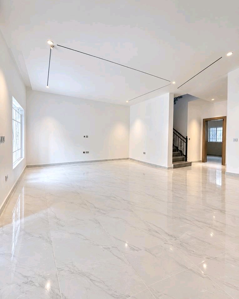 futurelandlords's tweet photo. for sale 

A Spacious 4 Bedroom Terrace Duplex + BQ | Utako

A spacious 4 bedroom terrace duplex in Utako, offering generous living spaces and practical features for comfortable modern living.

Features:
• 4 bedrooms
• Boys’ quarters
• Family lounge

📍 Utako, Abuja https://t.co/XvVQ6iYIe9