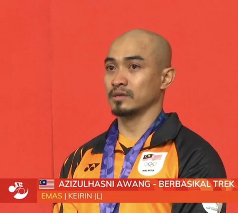 ddilaalaa's tweet photo. 3 kali lagu Negaraku berkumandang  harini. love ❤️🔥🇲🇾 https://t.co/bJXEHDBCd0