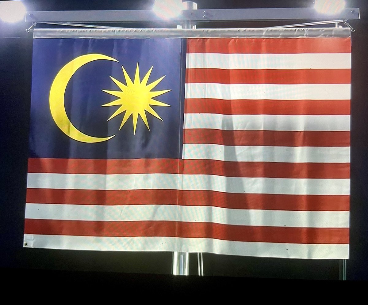 ddilaalaa's tweet photo. 3 kali lagu Negaraku berkumandang  harini. love ❤️🔥🇲🇾 https://t.co/bJXEHDBCd0
