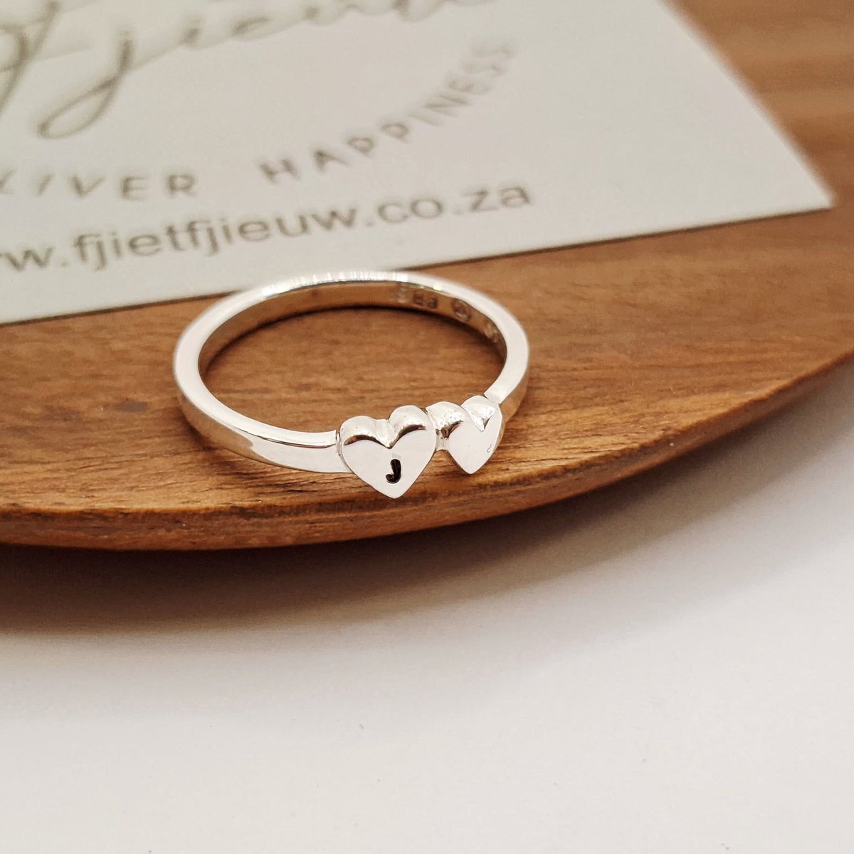 FFjieuw's tweet photo. Sterling Silver Personalised Heart Ring! 

#sterlingsilver #initial #heartring #fjietfjieuw #wedeliverhappiness https://t.co/xITXD5ZN2t
