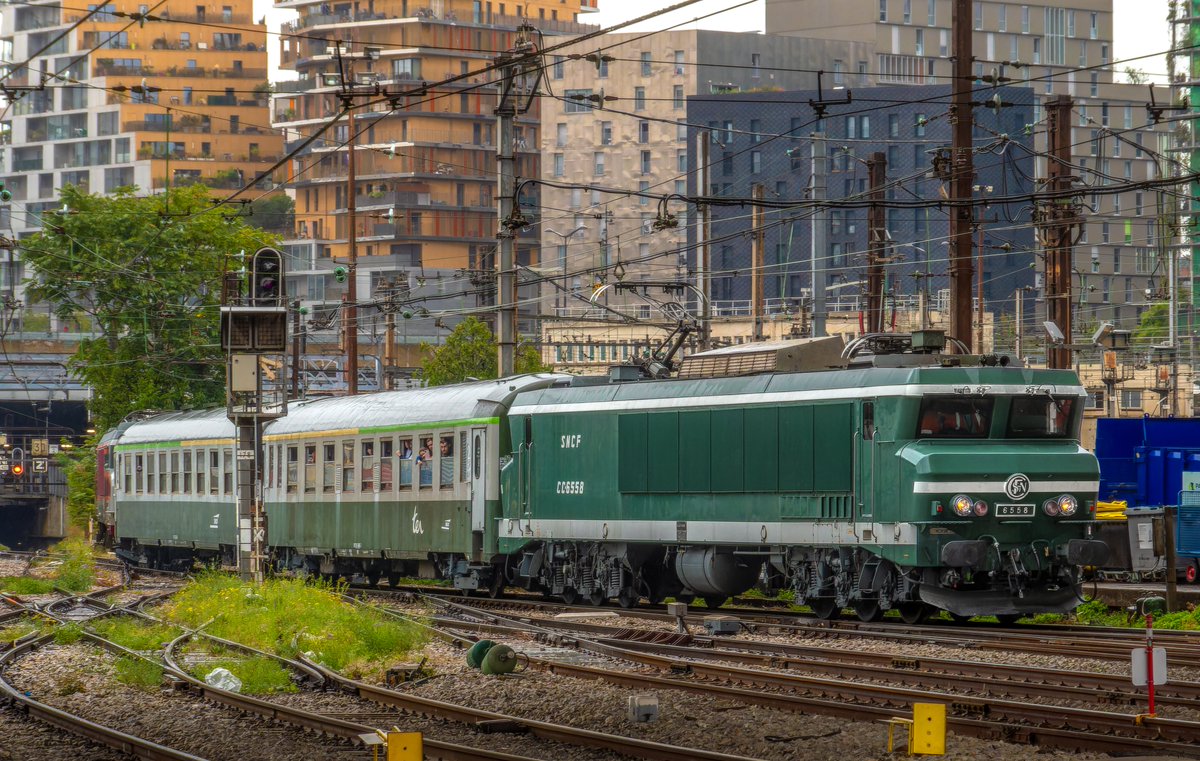 spoterorleanais's tweet photo. Souvenirs du 20/09/25 avec les deux #cc6500 de l'APMFS (#cc6558 et #cc6549) à #Paris. https://t.co/V1Rn1z76zs
