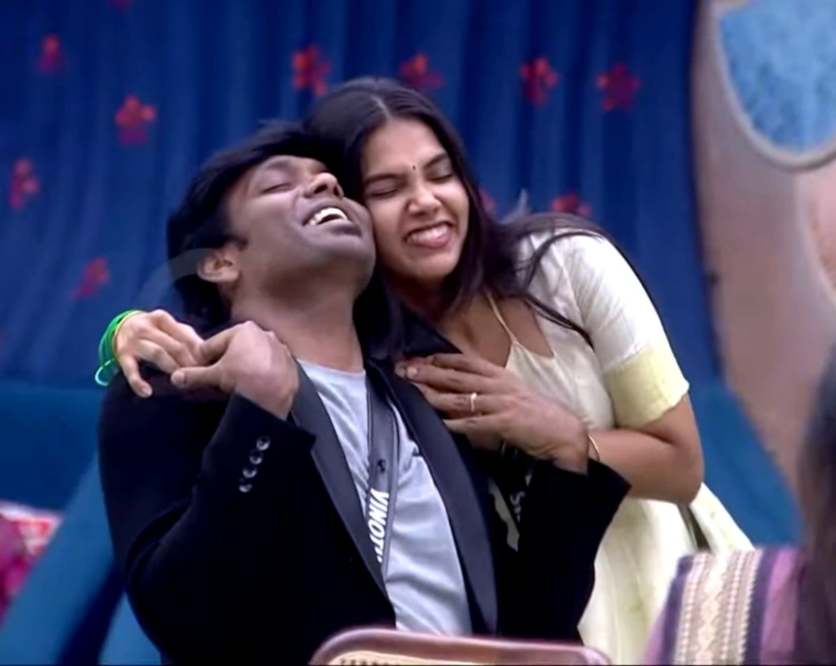 just_la_tweetzz's tweet photo. #vinoth #shathiga blast performance🔥🔥🔥 such a nice recreation👏👏👏after BB wishing you guys have great future in cinema such talented performers #BiggBossTamil10 https://t.co/LZBGi1ezot