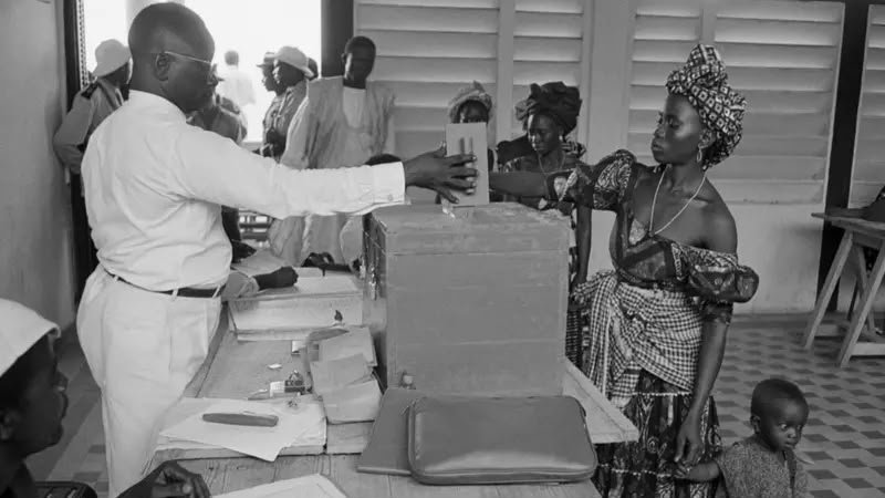 HadyThiam's tweet photo. 🇬🇳 Aujourd'hui, la Guinée a 68 ans.

Chaque année, le 2 octobre me ramène d'abord à mon enfance. Ce jour-là, nous nous rassemblions en famille devant la télévision, et nous regardions le défilé ensemble. https://t.co/LnBXOmgpYe