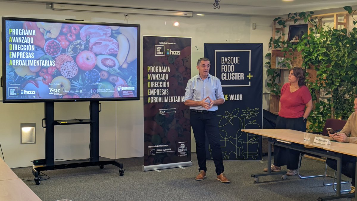 BasqueFoodClust's tweet photo. 🎓Abian da #PADEA Elikagai Enpresen Zuzendaritzako Programa Aurreratuaren 4. edizioa.

Lidergoa, kudeaketa eta ikuspegi estrategikoa sektoreko profesionalentzat. 🚀

@Gob_eus  eta HAZI Fundazioak bultzatuta, Basque Food Cluster, @Camarabilbao 
eta @ESIC_University elkarteekin. https://t.co/8uok1u6eTE