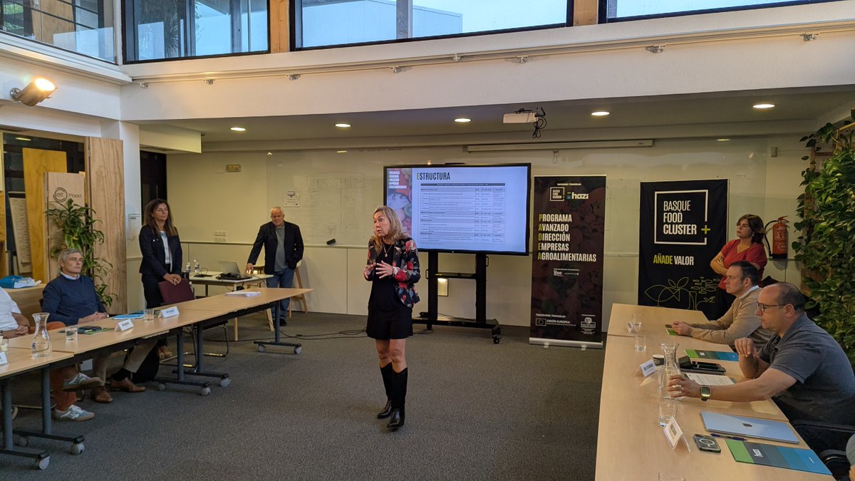 BasqueFoodClust's tweet photo. 🎓Abian da #PADEA Elikagai Enpresen Zuzendaritzako Programa Aurreratuaren 4. edizioa.

Lidergoa, kudeaketa eta ikuspegi estrategikoa sektoreko profesionalentzat. 🚀

@Gob_eus  eta HAZI Fundazioak bultzatuta, Basque Food Cluster, @Camarabilbao 
eta @ESIC_University elkarteekin. https://t.co/8uok1u6eTE