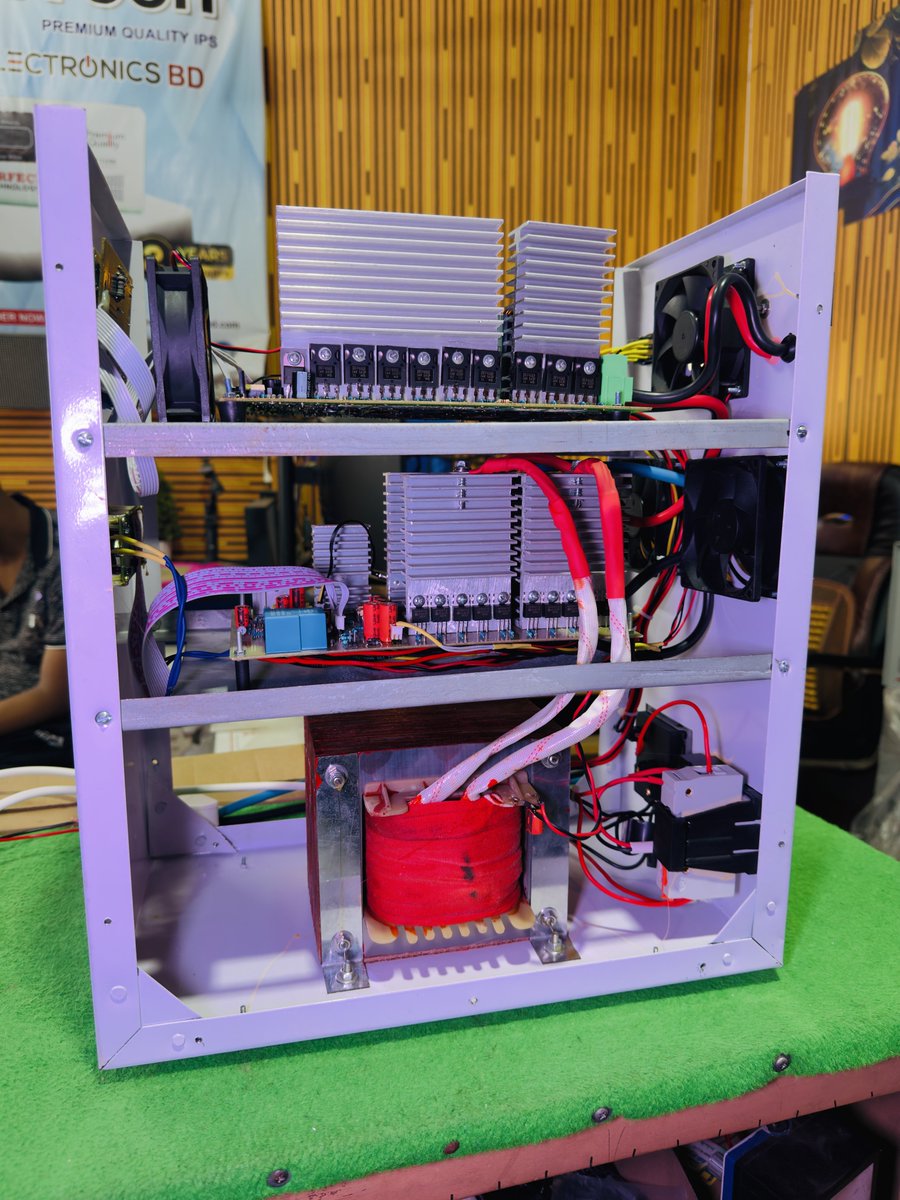 its_Shopon's tweet photo. সোলার হাইব্রিড ইনভার্টার 3 তালা 2500VA 24V 100Amp MPPT DSP Pure Sine Wave IPS 🔋OPENTech Premium Quality #Shopon_Electronics_Bd https://t.co/sK6XIytGZg