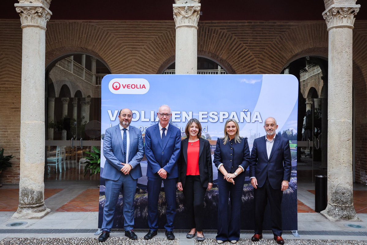 InfoHidralia's tweet photo. ♻️ Impulsamos la transformación de las depuradoras en #ecofactorías: plantas multifuncionales que maximizan la recuperación de recursos y minimizan su impacto ambiental
🏆 En #Granada, @Veolia_Es reconoció a 8 de ellas, como la BioSur de @emasagra
🌐+info: https://t.co/EUd1BFKk5I https://t.co/1cr07JmGXc