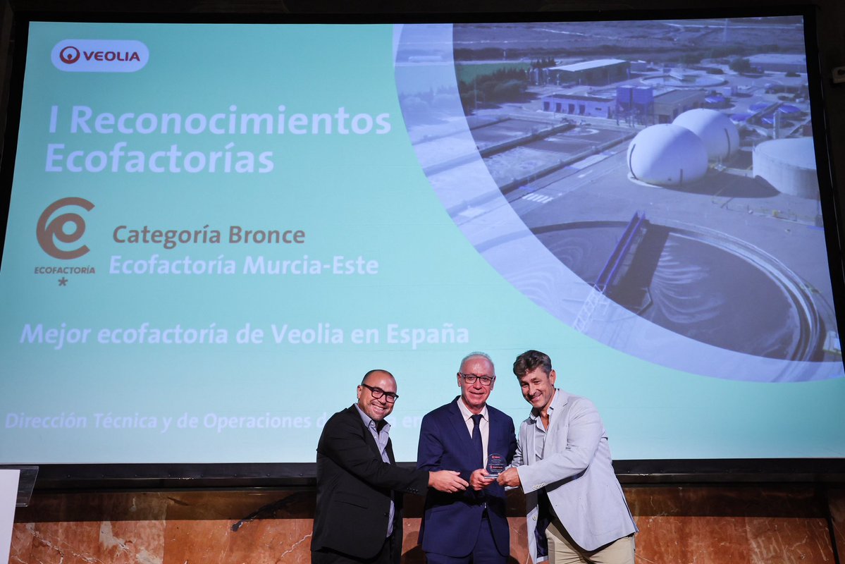 InfoHidralia's tweet photo. ♻️ Impulsamos la transformación de las depuradoras en #ecofactorías: plantas multifuncionales que maximizan la recuperación de recursos y minimizan su impacto ambiental
🏆 En #Granada, @Veolia_Es reconoció a 8 de ellas, como la BioSur de @emasagra
🌐+info: https://t.co/EUd1BFKk5I https://t.co/1cr07JmGXc