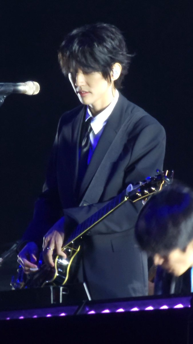 NABI_IXI's tweet photo. 이승윤 정장... 여자 사망.... https://t.co/J934M0iTEL