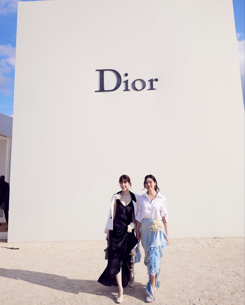 vlrp01's tweet photo. 🎉 Congratulations to Lingling Sirilak Kwong and Orm Kornnaphat Sethratanapong on joining The BoF 500 Class of 2026 — The people shaping the global fashion industry.

Read at: 
https://t.co/TWTkN58WnV

💭 "Thai actors “Lingling” Sirilak Kwong and “Orm” Kornnaphat Sethratanapong have emerged as two of luxury fashion’s most talked-about young ambassadors."

#หลิงออม #LingOrm #Dior 
#หลิงหลิงคอง #LinglingKwong
#ออมกรณ์นภัส #OrmKornnaphat