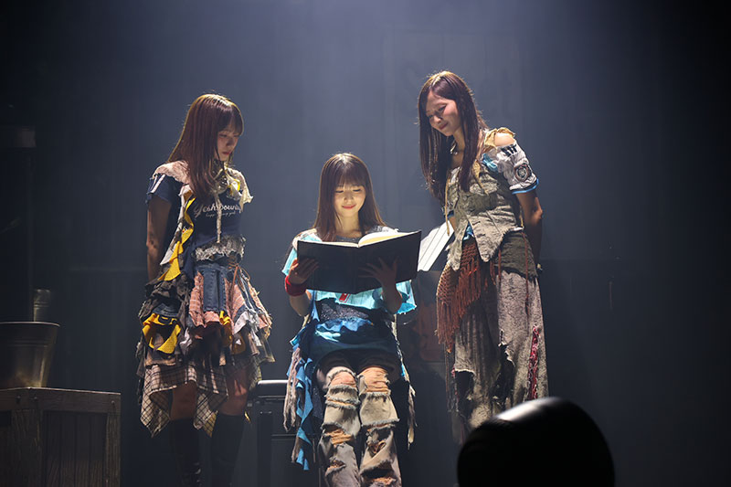 BUBKA_henshuubu's tweet photo. 『乃木坂46 42ndSGアンダーライブ』14人の“Our Story”が動き出す　熱量と葛藤の2日間をドキュメント

▼記事詳細
https://t.co/QcOQjp8hrh

#乃木坂46 #乃木坂46アンダードキュメンタリー #小川彩 https://t.co/xRUfaK6FmE