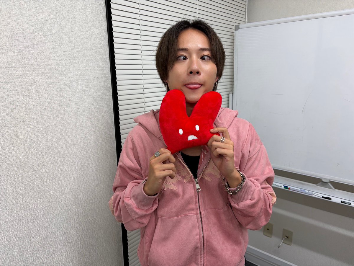 ositaku_kbc's tweet photo. ◤#杉本琢弥 の #推しタクッ！◢

▽ふつおた盛りだくさんでした💌💭
聞いて欲しいこと、質問、何でもOK！

色んなコーナーもあります🙆‍♀️
まだメッセージを送ったことがない方も、ぜひ気軽にお寄せください！

▽メールは
osi@kbc.co.jp まで✉️

▽タイムフリーはこちらから
https://t.co/iQJNYpX48W https://t.co/y5ti4db5OO