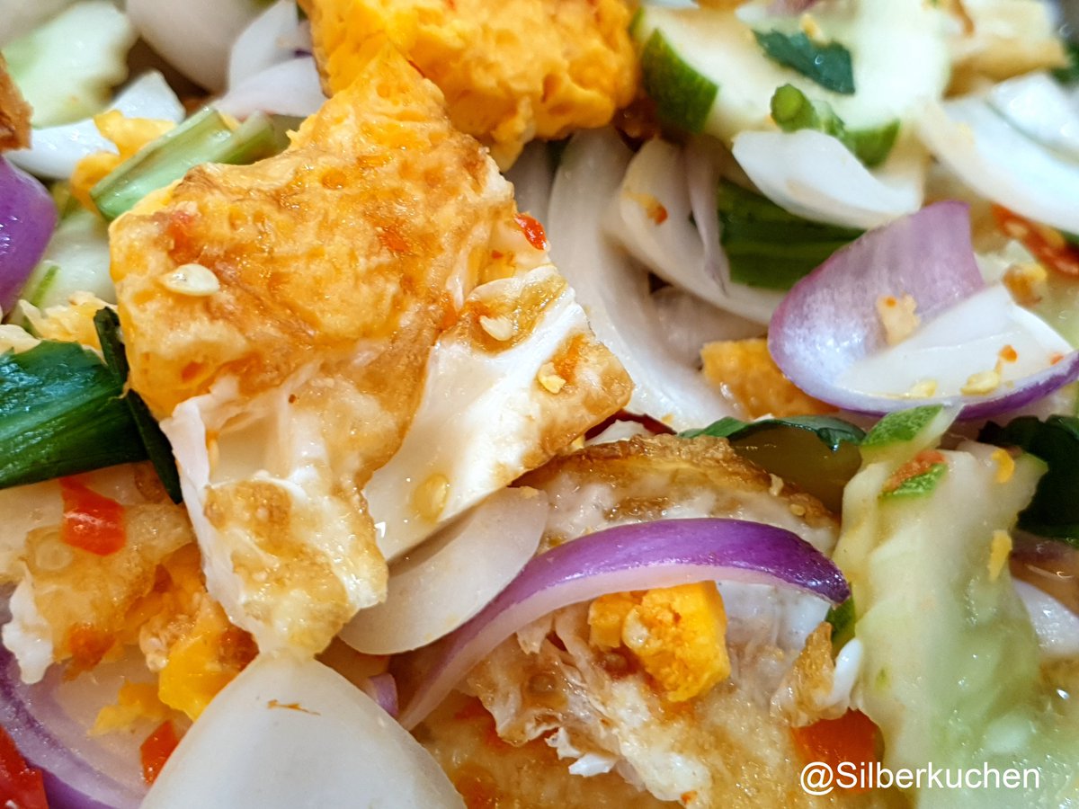 Silberkuchen's tweet photo. Bunte Fischpfanne #mittagszeit #mittagsessen #vegetarisch #foodphotography #gemüse #gesundeernährung #healthyfood #twinkies #foodpics #realfood #foodblogeats #foodbloggerlife #foodblogoftheday #foodpassion #homemade #homecooking #selbstgemacht #bio #news https://t.co/SSjEsGVLKM