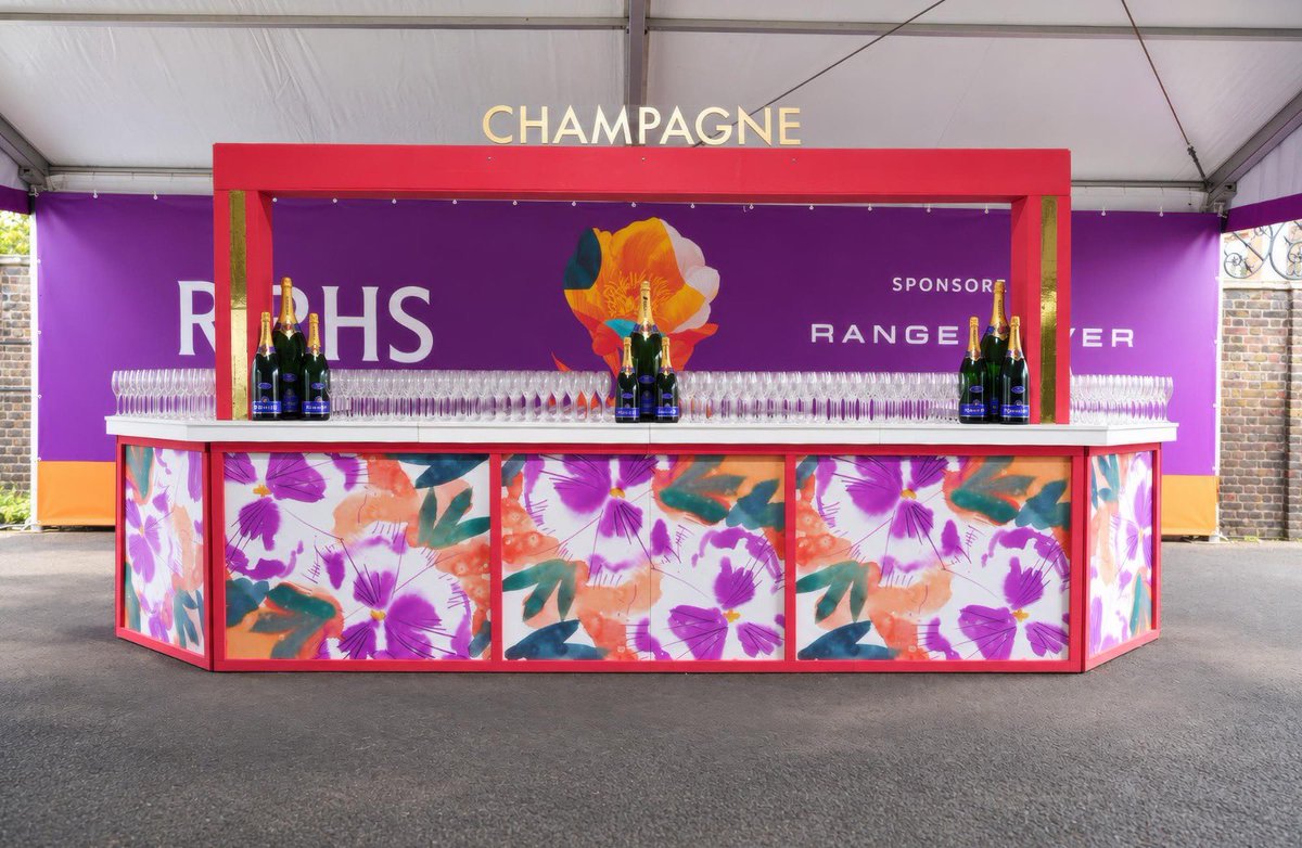 RhinoMobileBar's tweet photo. 🌸🌼🌺Chelsea Flower Show 2026🌺🌼🌸

We were proud to supply premium mobile bars and bespoke buffet units, specially designed and crafted for this exceptional event!

👉🏻Visit our IG @rhinobarhire for more! 📸

https://t.co/gZyBx4CE7w https://t.co/pbnT1Ezsdy
