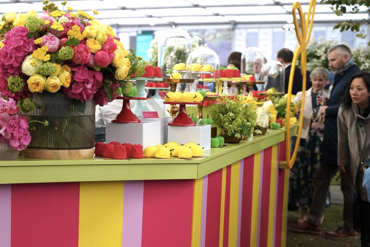 RhinoMobileBar's tweet photo. 🌸🌼🌺Chelsea Flower Show 2026🌺🌼🌸

We were proud to supply premium mobile bars and bespoke buffet units, specially designed and crafted for this exceptional event!

👉🏻Visit our IG @rhinobarhire for more! 📸

https://t.co/gZyBx4CE7w https://t.co/pbnT1Ezsdy