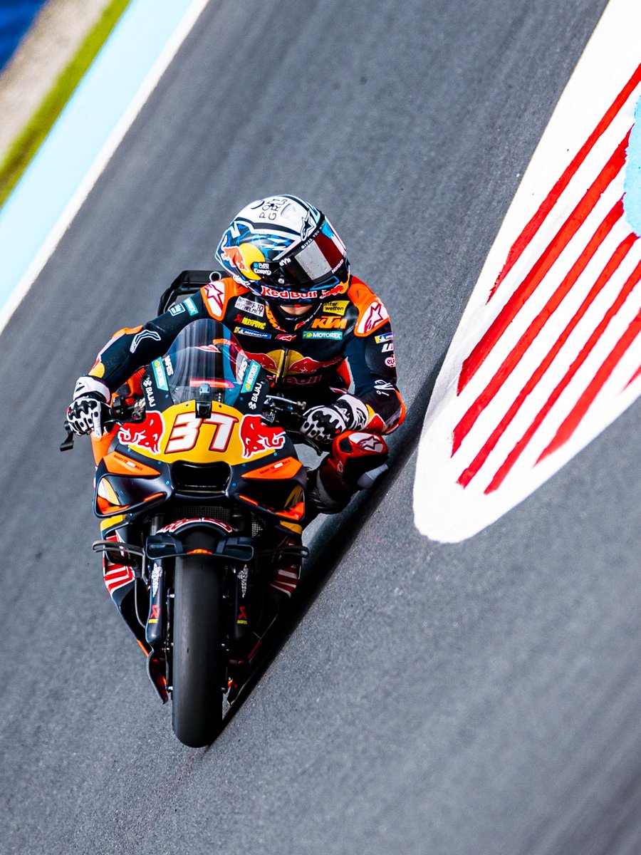 37_pedroacosta's tweet photo. A positive feeling on the first day at Motegi 🎌🦈 https://t.co/uLyj2nmtoM