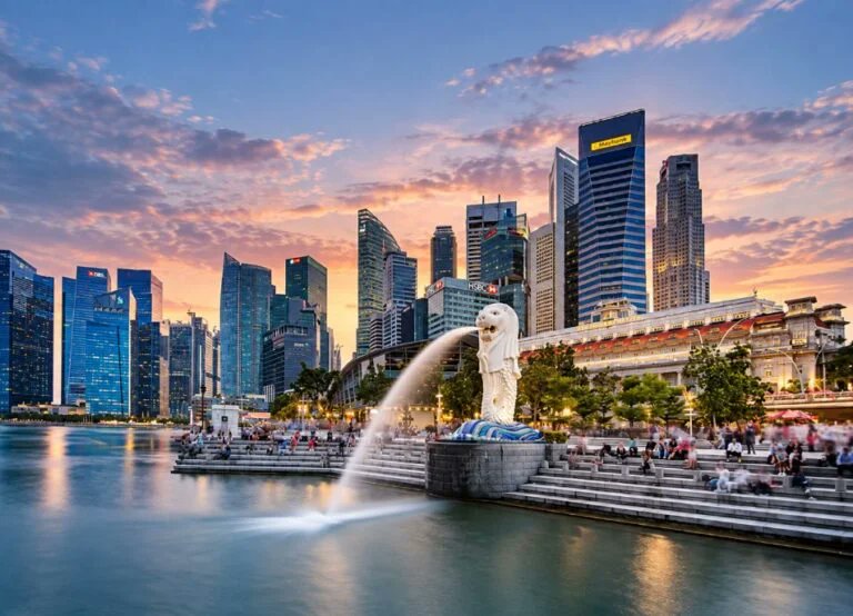 Asiavibe_72's tweet photo. Singapore is often associated with modern malls, international brands and relatively high living costs, but a short shopping trip does not necessarily have to be expensive. With the right itinerary, travelers can spend a day exploring markets
https://t.co/8qEt38qurU https://t.co/veIAYhnKPk