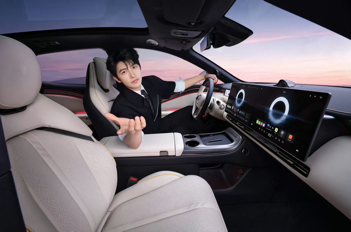 yangyang_tweets's tweet photo. 【261002】Yang Yang for VOYAH Passion S

#YangYang #杨洋 #YangYang杨洋 https://t.co/VnbqiauGgh