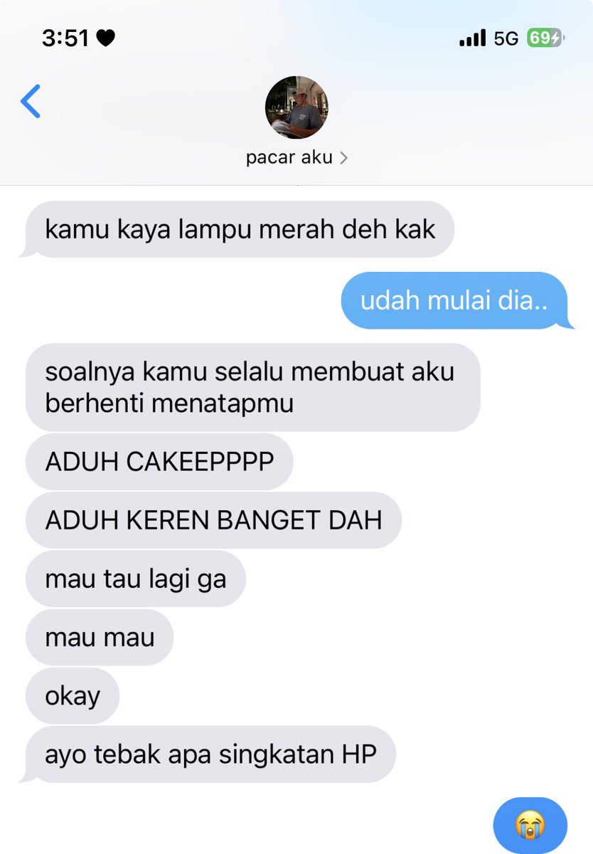 russellfiee's tweet photo. #carbono a few tweet au! 

—daily conversation aiden w his kak “shayang” 😼 https://t.co/JrOtL7t7e2