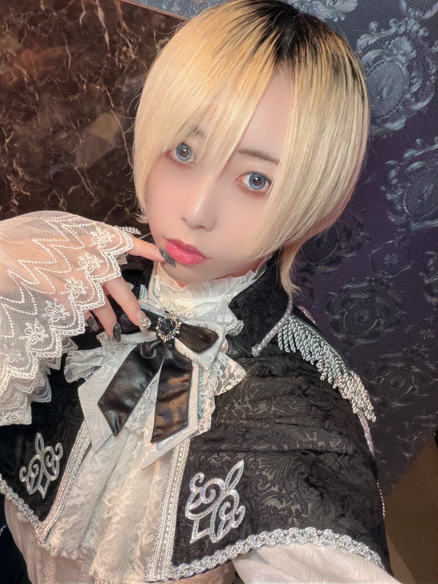 nightmare_rik's tweet photo. オープン2日目！今日はだれに会えるのかなたのしみ

 #歌舞伎町  #コンカフェ  #男装 https://t.co/ITv2KYhEti
