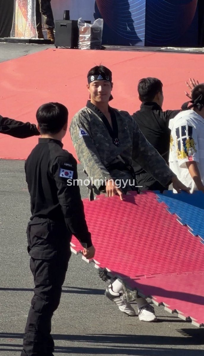 makeitlatte's tweet photo. ga bisa ga kepikiran 😭😭
dalem hatinya ha daon kayak lg ngebatin: oh ini pacarnya abang🙂

😭😭😭 https://t.co/NE3hkw5JYp