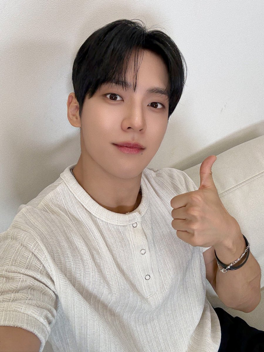 BTOBCOMPANY's tweet photo. [📂]

📂 B:CHIVE
└📁 #차오룸

민혁이 랜선 쓰담쓰담할 사람 
여기 여기 모여라🐿️🫳🏻

#비투비 #BTOB
#이민혁 #LEEMINHYUK
#허타 #HUTA
@btob2mh https://t.co/Iv8sQh1xzv