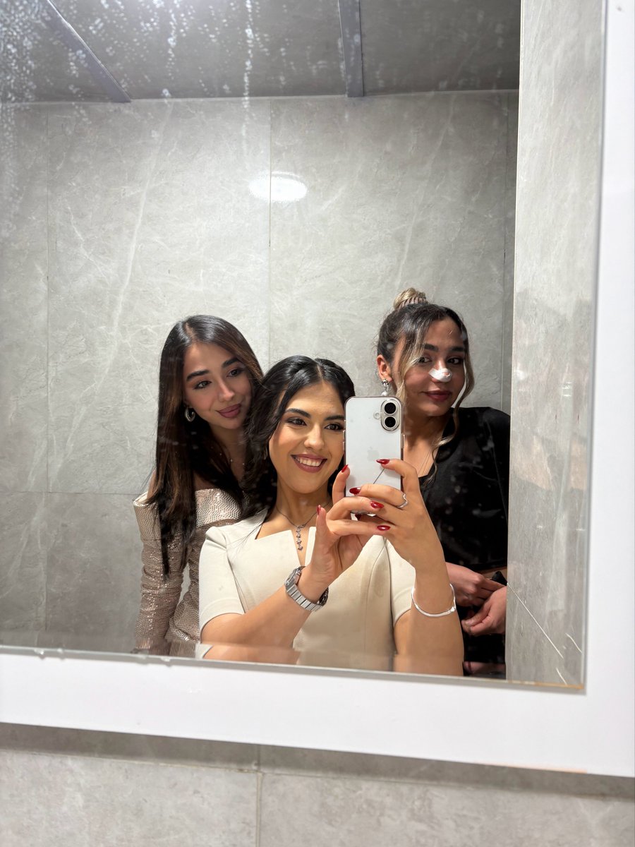 IlRIHANA's tweet photo. 'About last night https://t.co/OVCA5fO9FG