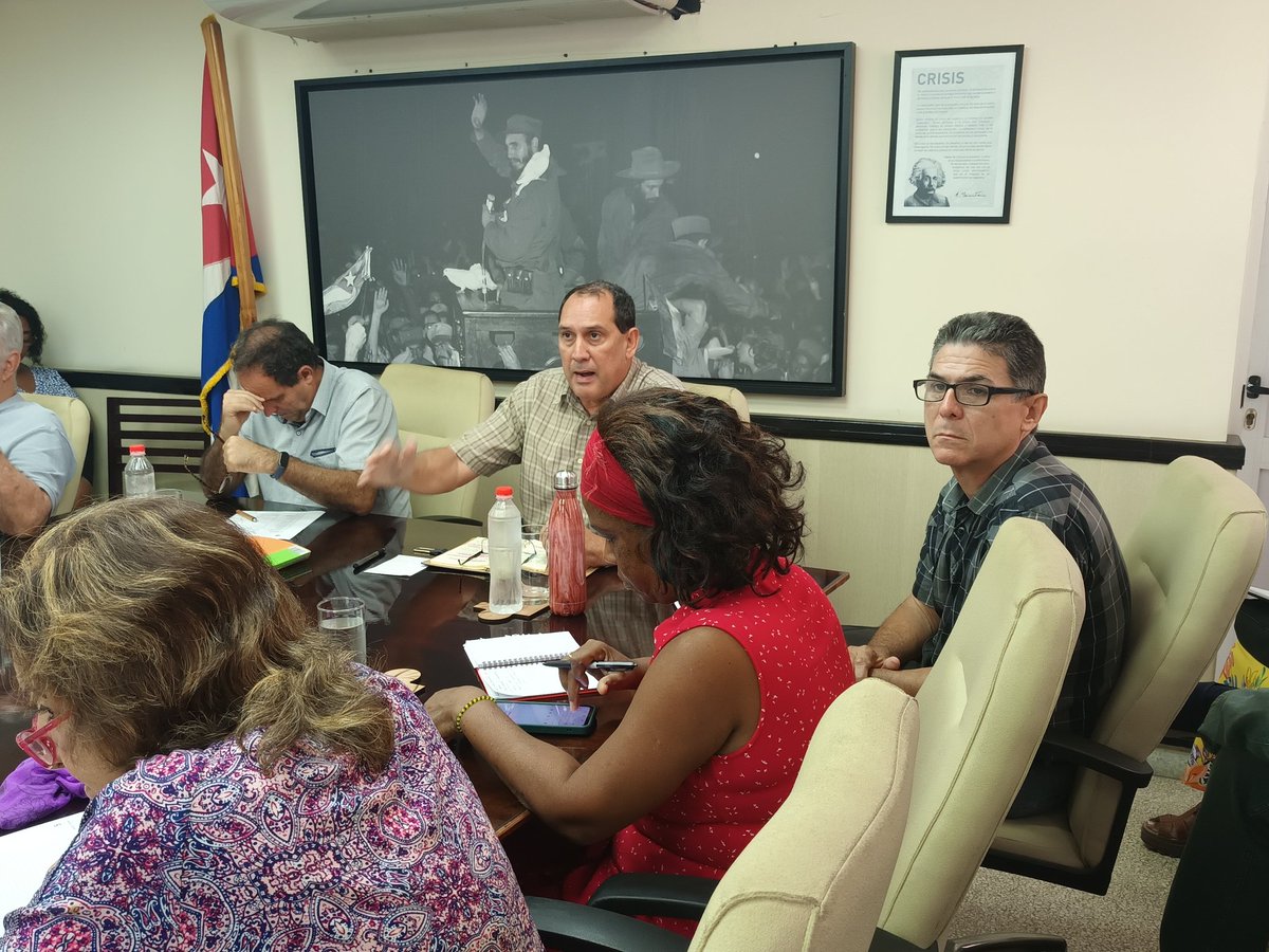 HidysB's tweet photo. Ayer se realizó Intercambio del Presidente de @CubaCubacons con directivos de las 52 Empresas integradas a la OSDE sobre acciones en la implementación de las 176 TES profundizadas en Seminario recibido en ESCEG,donde fue aprobada Hoja de Ruta presentada. #CubaconsEnTransformación https://t.co/WcVWT4Yf1h