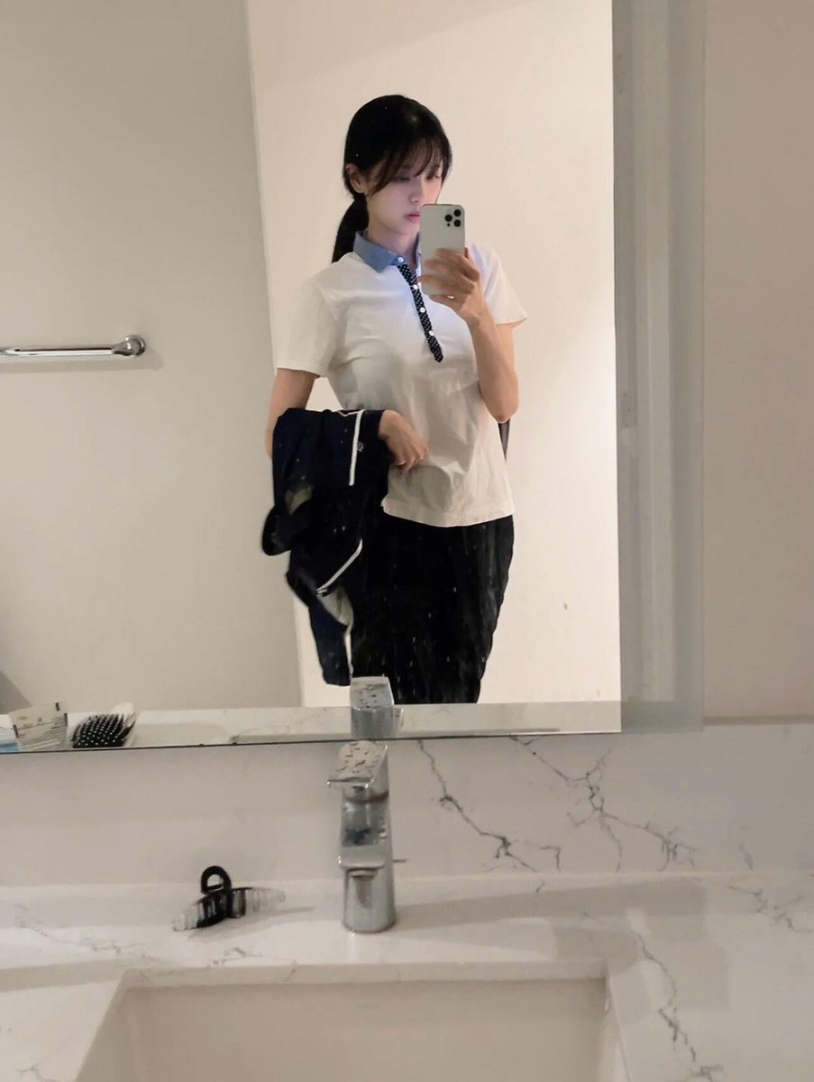 audrey84pg3's tweet photo. 有人想锐评一下我跟闺蜜14岁的福嘛

看完不许瞎说，赶紧看，我要删了

真没有🚪

流言 1 我真的给呀 https://t.co/D4JDRH0shG