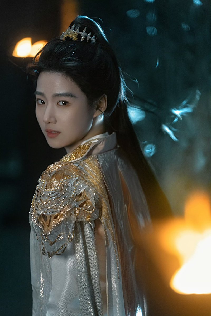 itiswhaitis_'s tweet photo. SHE WAS SO INSANE FOR THIS !! 

#MingYi #LuYuxiao #Loveintheclouds https://t.co/O2HYGDDyac