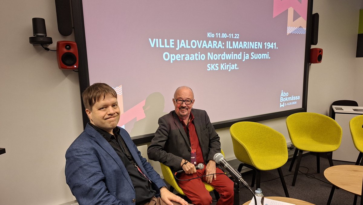 JalovaaraVille's tweet photo. Juha Roiha haastatteli tänään minua Ilmarisesta Turun kirjamessuilla. Hyvä keskustelu! Teosta saatavissa koko messujen ajan Tiedekirjan osastolta. #Turku #turunkirjamessut #Ilmarinen #1941 #historia https://t.co/ba2sbBjkAM