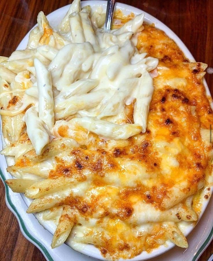 sarahforyou01's tweet photo. Keep it simple or load it up? #FoodTwitter https://t.co/d87IQspzgX